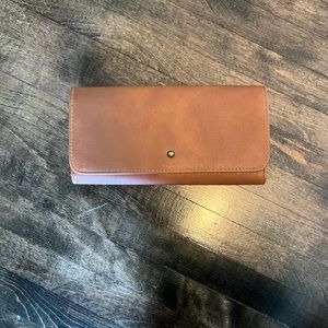 Universal Threads Wallet